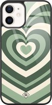 Casimoda® hoesje - Geschikt voor iPhone 12 - Hart Swirl Groen - Luxe Hard Case Zwart - Backcover telefoonhoesje - Groen