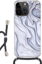 Geschikt voorApple Iphone 14 Pro - Crossbody Case - Marmer print - Wit - Zwart - Siliconen - Crossbody - Backcover met Koord - Telefoonhoesje met koord - Hoesje met touw