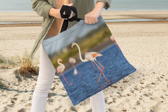 MuchoWow® Schoudertas - Strandtas - Big Shopper - Boodschappentas - Een groep flamingo's in het water - 45x45 cm - Katoenen tas