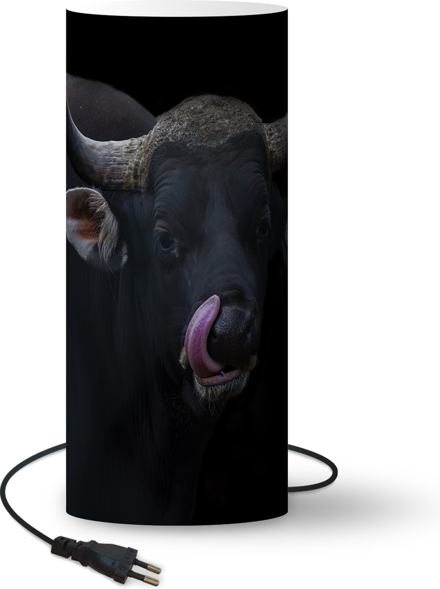 Lamp - Nachtlampje - Tafellamp slaapkamer - Likkende stier voor een zwarte achtergrond - 54 cm hoog - Ø22.9 cm - Inclusief LED lamp