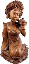 houten beeld / houten vrouw / hangemaakte beeld / houten kunstwerk