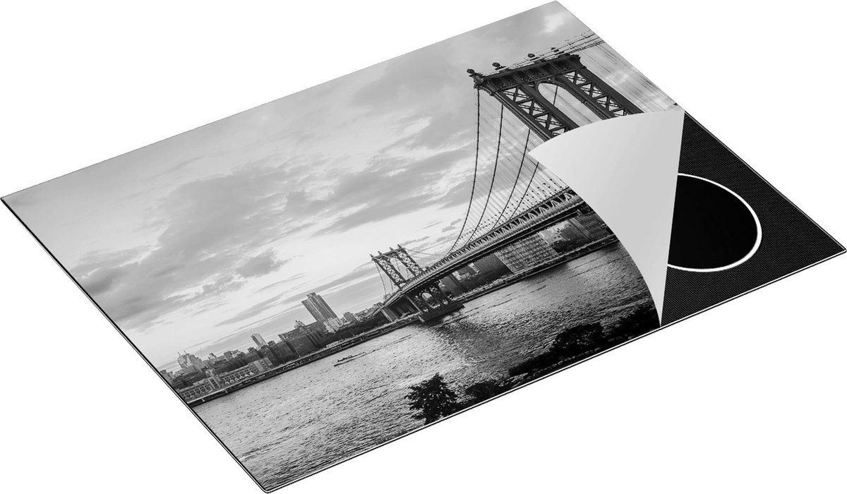 Chefcare Inductie Beschermer Manhattan Bridge Brug in New York - Zwart Wit - 71x52 cm - Afdekplaat Inductie - Kookplaat Beschermer - Inductie Mat
