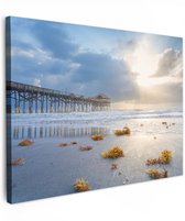 Tuinschilderij voor buiten 100x70 cm - Tuindecoratie Strand - Pier - Zeewier - Zee - Zomer - Tuinposter op canvas - Tuin muurdecoratie - Buitenschilderij decoratie - Schutting wanddecoratie - Buitencanvas