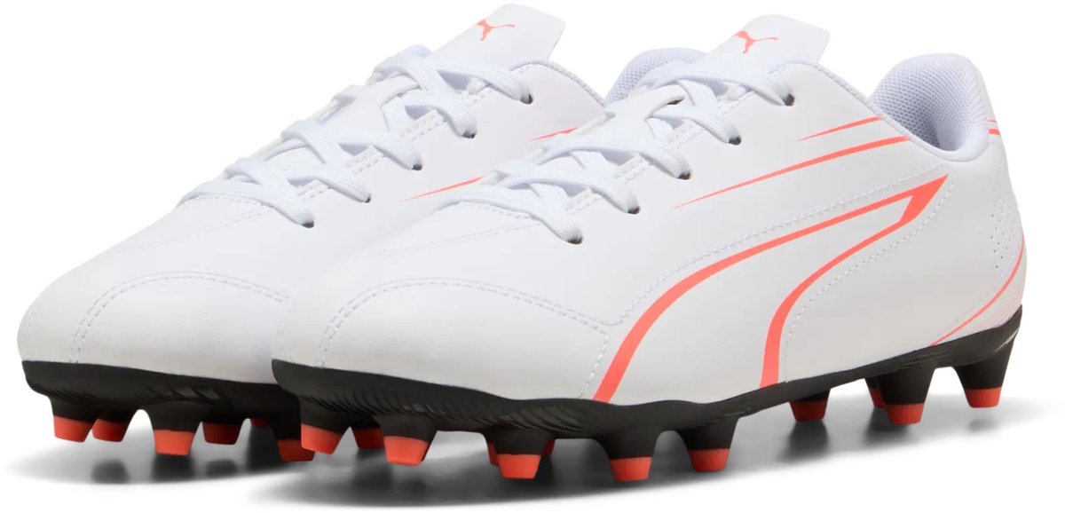 Puma voetbalschoenen Vitoria FG/AG junior wit rood maat 35.5 gras.