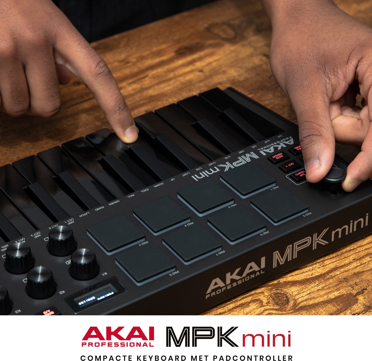 Akai Professional MPK Mini MK3 - 25 toetsen USB MIDI-keyboardcontroller met 8 verlichte drumpads, 8 knoppen, muziekproductiesoftware en Native Instruments Sound Package (NKS-integratie), Zwart thumbnail 3
