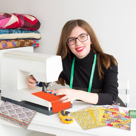 Creativeally 70 Pièces Tissus Coton - Tissus Patchwork Tissus - 25x25 cm - Coudre DIY - Literie - Quilt - Patchwork - Pack de 70 Pièces de Tissu - DIY Tissu Coton Imprimé Floral C