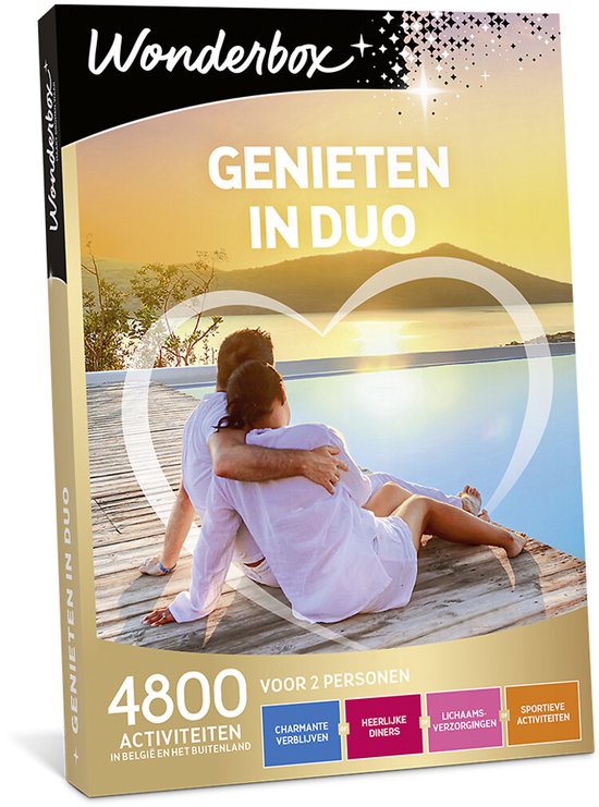 Wonderbox Genieten in Duo, met een koppel bij een zwembad bij zonsondergang. 4800 activiteiten in België en daarbuiten.