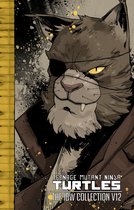 Stripboek cover: Teenage Mutant Ninja Turtles The IDW Collection V12, met een cartoon kat met een ooglapje en een bruine jas.