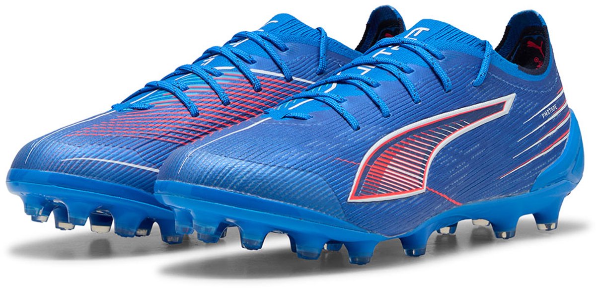 Puma Ultra 6 Ultimate Ag voetbalschoenen voor dames in blauw, maat EU 40 1/2, met gestroomlijnd ontwerp voor snelheid.