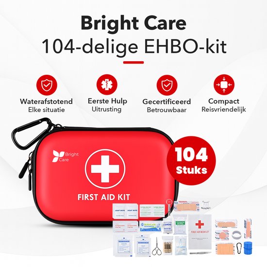 Bright Care 104-delige verbanddoos met blanco kruis en tekst 'FIRST AID KIT'. Iconen voor waterdicht, eerste hulp, gecertificeerd en compact. Inhoud uitgestald.