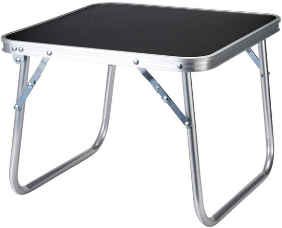 Kleine, vierkante campingtafel van aluminium met zwart tafelblad en zilverkleurige poten.