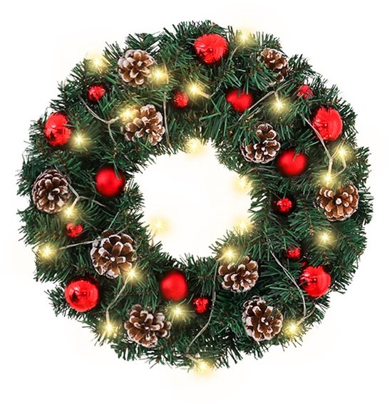 Groene kerstkrans met dennenappels en rode kerstballen, versierd met 30 LED lampjes.