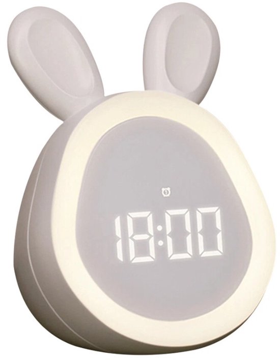 Witte konijnenwekker met digitale tijdweergave 18:00 en omringend licht.