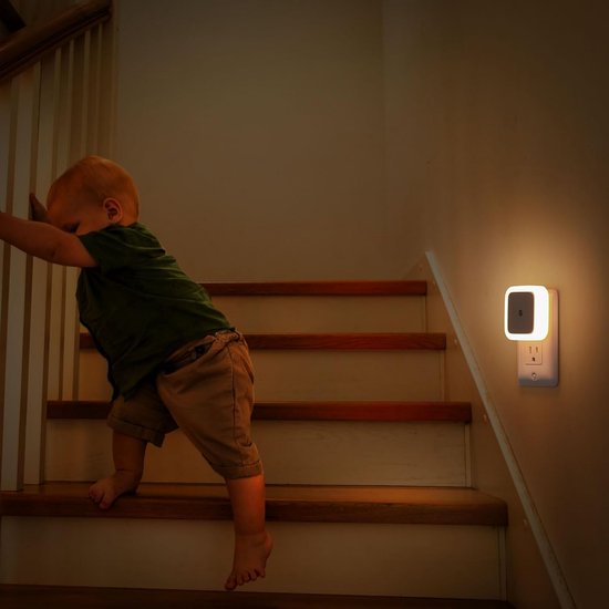 4 nachtlampjes, nachtlampjes voor aan de muur, energiebesparende LED-lampjes met stekker, nachtlampjes met slimme sensoren, te gebruiken in slaapkamers, badkamers, gangen en kinderkamers (wit, 64*64cm) van TECKIN — afbeelding 2