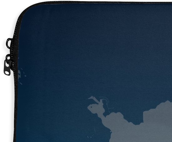 Laptophoes 17 inch - Vuurtoren - Zee - Wolken - Laptop sleeve - Binnenmaat 41x28 cm - Zwarte achterkant