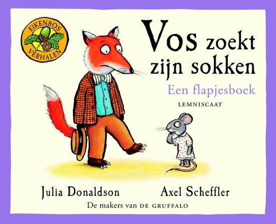 Un renard avec un chapeau et une chemise à pois cherche ses chaussettes avec une souris. Titre: Vos zoekt zijn sokken.