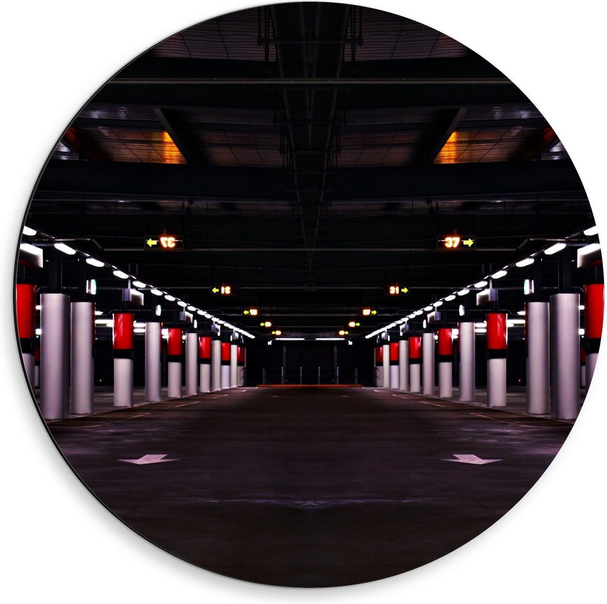 Dibond Wandcirkel - Parkeergarage met Rode Palen - 50x50cm Foto op Aluminium Wandcirkel (m
