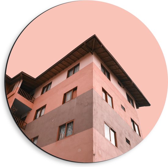 WallClassics - Dibond Muurcirkel - Gekleurd Appartement met Roze lucht - 40x40 cm Foto op Aluminium Muurcirkel (met ophangsysteem)