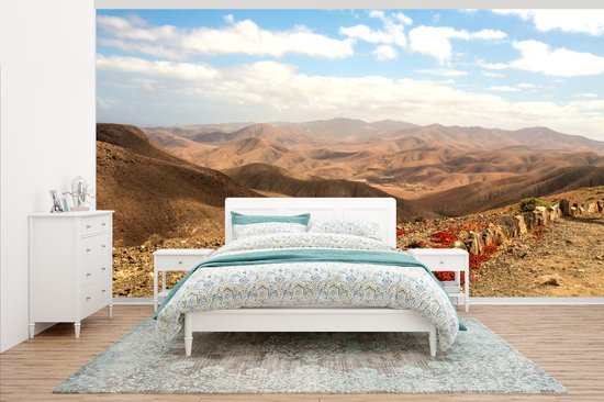 Papier peint photo vinyle - Une photo panoramique d'une grande chaîne de montagnes sur Fuerteventura largeur 430 cm x hauteur 240 cm - Tirage photo sur papier peint (disponible en 7 tailles)