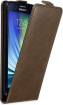 Cadorabo Hoesje geschikt voor Samsung Galaxy A8 2015 in KOFFIE BRUIN - Beschermhoes in flip design Case Cover met magnetische sluiting