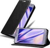 Cadorabo Hoesje voor Samsung Galaxy J4 2018 in ZWARTE NACHT - Beschermhoes met magnetische sluiting, standfunctie en kaartvakje Book Case Cover Etui