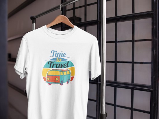 Chemise - Le temps de travel - Wurban Wear | Chemise drôle | Voyages | T-shirt unisexe | Valise | Lunettes de soleil | blanc et noir