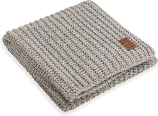 Een grof gebreid plaid of wollen plaid? Vind je woondeken bij BRIC