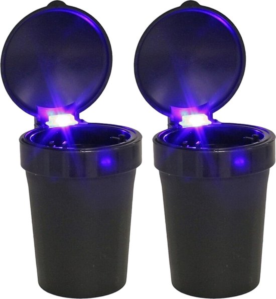 Twee zwarte auto-asbakken met openklapbare deksels en blauwe LED-verlichting.