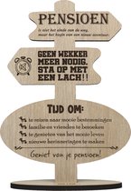 Wegwijzer pensioen - houten wenskaart - kaart van hout - gepensioneerd - 17.5 x 25 cm