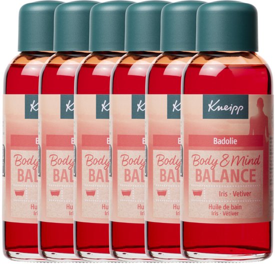 Voordeelverpakking van zes Kneipp Badolie Body & Mind Balance flacons met rode vloeistof.