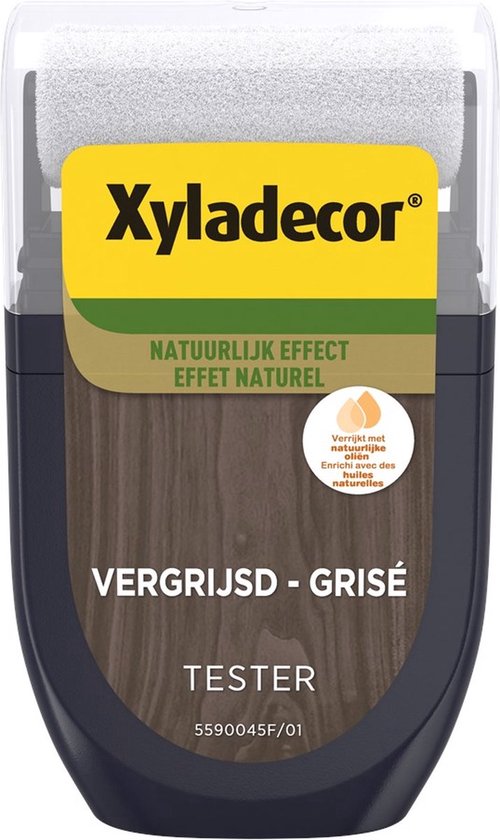 Xyladecor tester met natuurlijk effect in vergrijsde kleur, verrijkt met natuurlijke oliën.