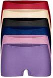 Zes midi shorts gestapeld in de kleuren rood, beige, zwart, donkerblauw, roze en paars.