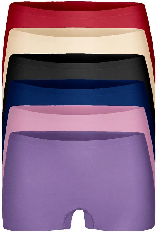 Zes midi shorts gestapeld in de kleuren rood, beige, zwart, donkerblauw, roze en paars.