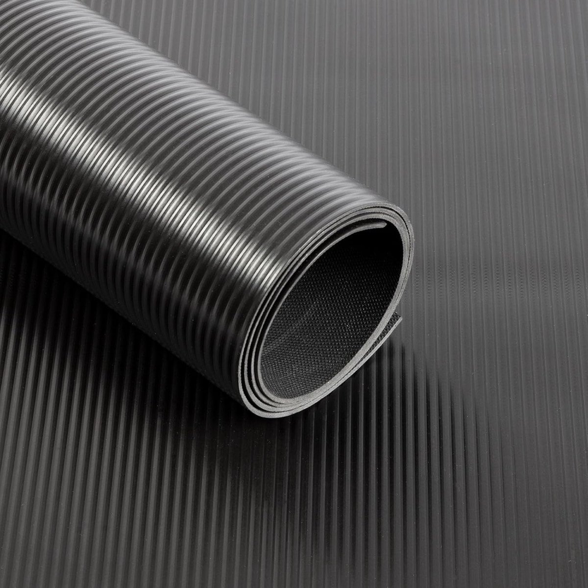 Floordirekt PVC Vloerstroken - Rubbermat - Dikte: 2mm - Antislipmat Gemaakt van Onderhoudsvriendelijk Noppenvinyl - Antislip & Ongevoelig voor Vloeistoffen & Vuil - Universeel Toepasbaar - Zwart - 120 x 350 cm