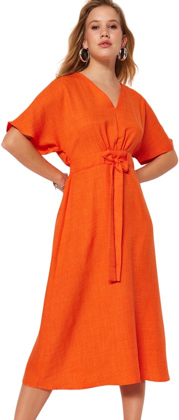 Trendyol Robe trapèze à manches standard et col en V pour femme