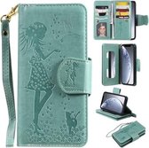 Voor iPhone 11 Pro vrouw en kat reliëf horizontale flip lederen tas, met portemonnee & houder & kaartsleuven & fotolijst & spiegel & lanyard (groen)