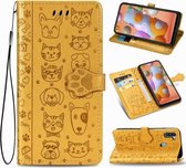 Voor Galaxy A11 schattige kat en hond reliëf horizontale flip lederen tas met beugel / kaartsleuf / portemonnee / lanyard (geel)