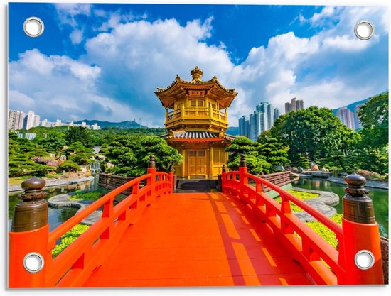 Tuinposter – Oranje Brug naar Gouden Pagode in Nan lian tuin, Hong Kong - 40x30cm Foto op Tuinposter  (wanddecoratie voor buiten en binnen)