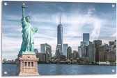Tuinposter – Vrijheidsbeeld met New York Skyline - 90x60cm Foto op Tuinposter  (wanddecoratie voor buiten en binnen)