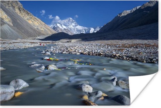 Water tussen de Mount Everest bergen in Tibet Poster 120x80 cm - Foto print op Poster (wanddecoratie woonkamer / slaapkamer)