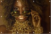 Vrouw met gouden ketting - Foto op Tuinposter - 120 x 80 cm