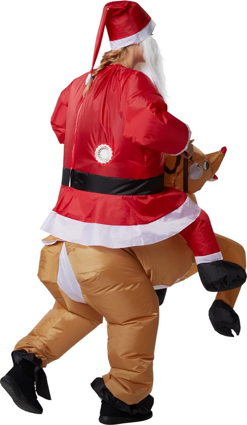 Opblaasbaar kerstmanpak met rendier, gezien van achteren. De kerstman draagt een rood pak met witte bies en zit op een bruin rendier.