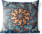 Buitenkussens - Tuin - Vierkant patroon met een oranje mandala op een donkere achtergrond - 45x45 cm