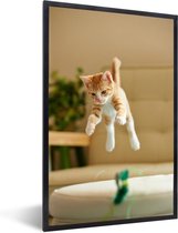 Photo encadrée - Cadre photo chat bondissant noir sans passe-partout 60x90 cm - Affiche encadrée (Décoration murale salon / chambre)