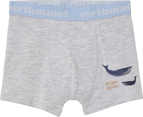 Boxer garçon gris clair avec imprimé baleine bleu marine et texte "OCEANS KEEPERS". Ceinture bleu clair avec logo "vertbaudet".