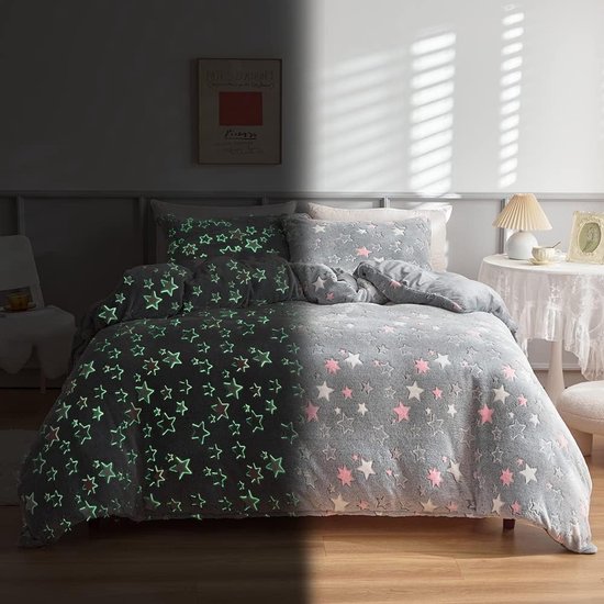 Pusheen dekbedovertrek I'm busy glow in the dark 140 x 200 cm Katoen Pusheen dekbedovertrek I'm busy glow in the dark 140 x 200 cm Katoen