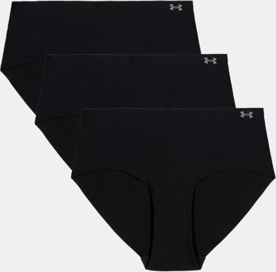 Drie zwarte Under Armour naadloze hipster broekjes opgestapeld.