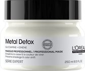 L’Oréal Professionnel Metal Detox Masker – Beschermend masker tegen haarbreuk en kleurverandering voor meer glans – Voor beschadigd haar – 250ml