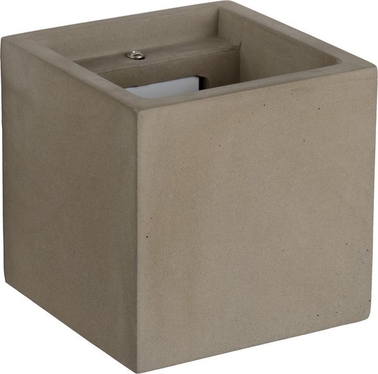 Betonnen vierkante wandlamp in taupekleur met open bovenkant.