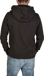 Man met blauwe jeans draagt de achterkant van een zwarte Riverso hoodie.